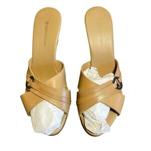 Naturalizer Beige Camel Lesther Sandals with Metal Hardware 8.5